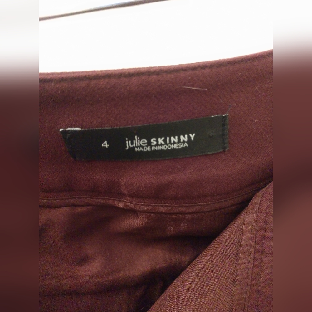 LOFT size 4 julie skinny plum/burgundy pants - Picture 2 of 4